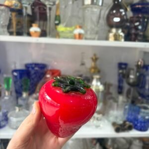 Adorno estilo murano con forma de frutilla
