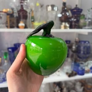 Adorno estilo murano con forma de manzana